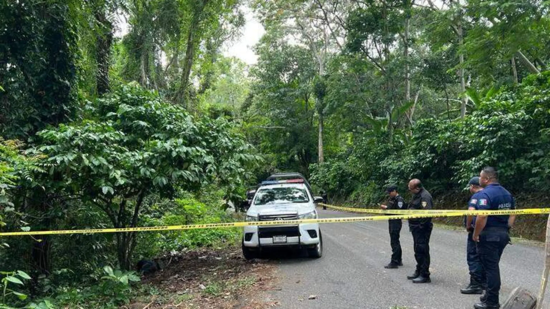 carretera acordonada por la polícia 